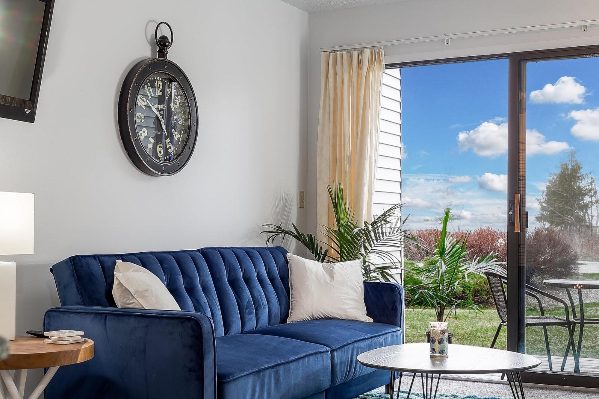 Beautiful Lake View Studio Condo At The Shores Traverse City Exterior foto